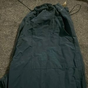 PARACHUTE CARGOS
